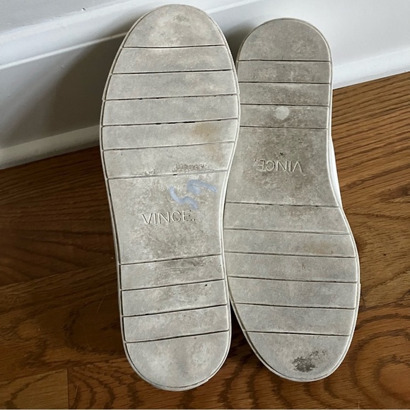 VINCE Women’s CADEN Gray & White Color-block Slip-on Leather Sneakers Shoes (8) - Picture 9 of 9